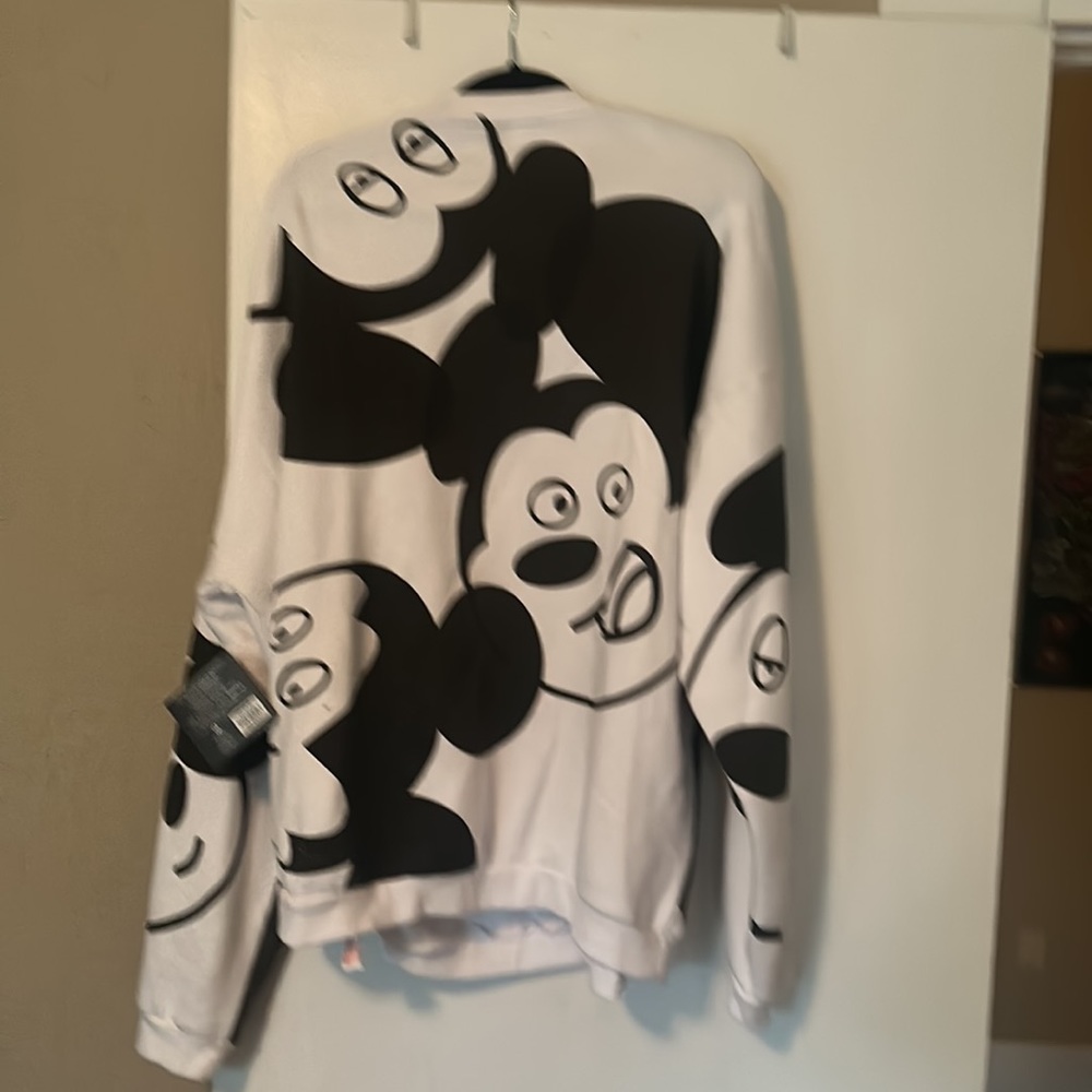Mickey Mouse artist series crew sweatshirt XL - Picture 2 of 2